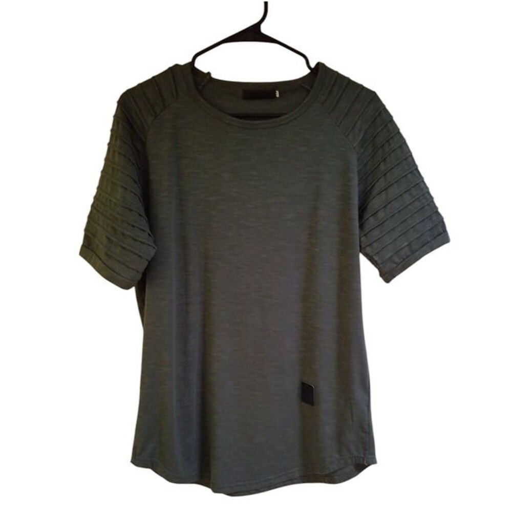 Fashion Women's Green T-Shirt – Size Medium